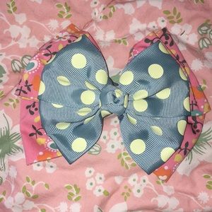 Matilda Jane hairbow clip.